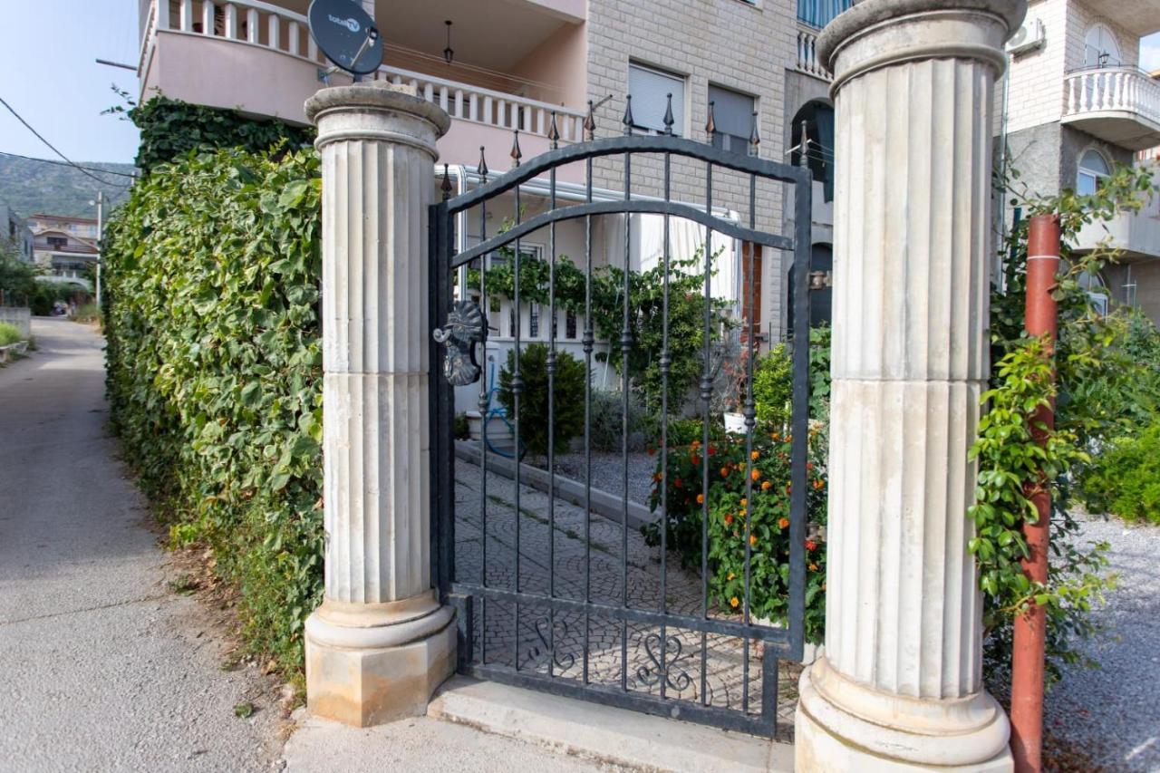 Lux Apartment Ema Kaštela Kültér fotó