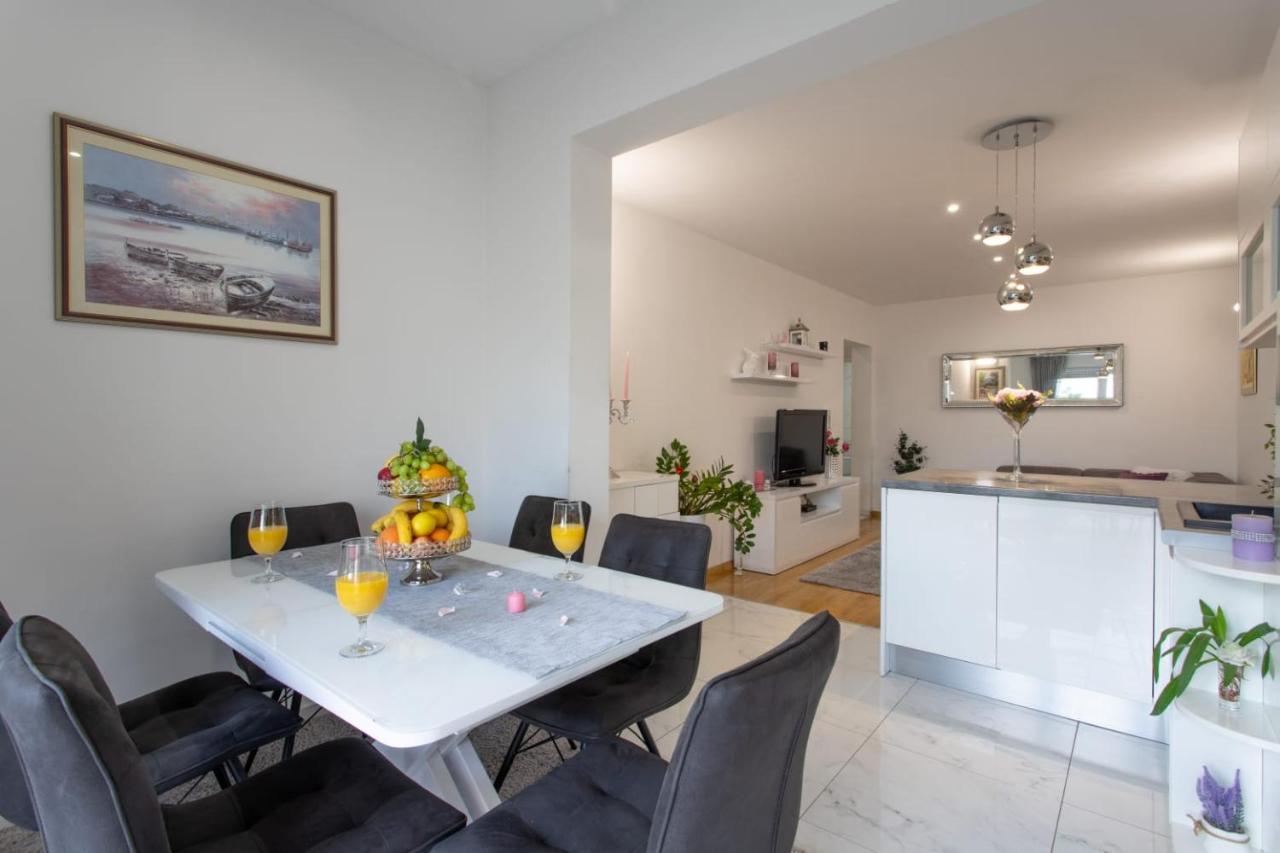 Lux Apartment Ema Kaštela Kültér fotó